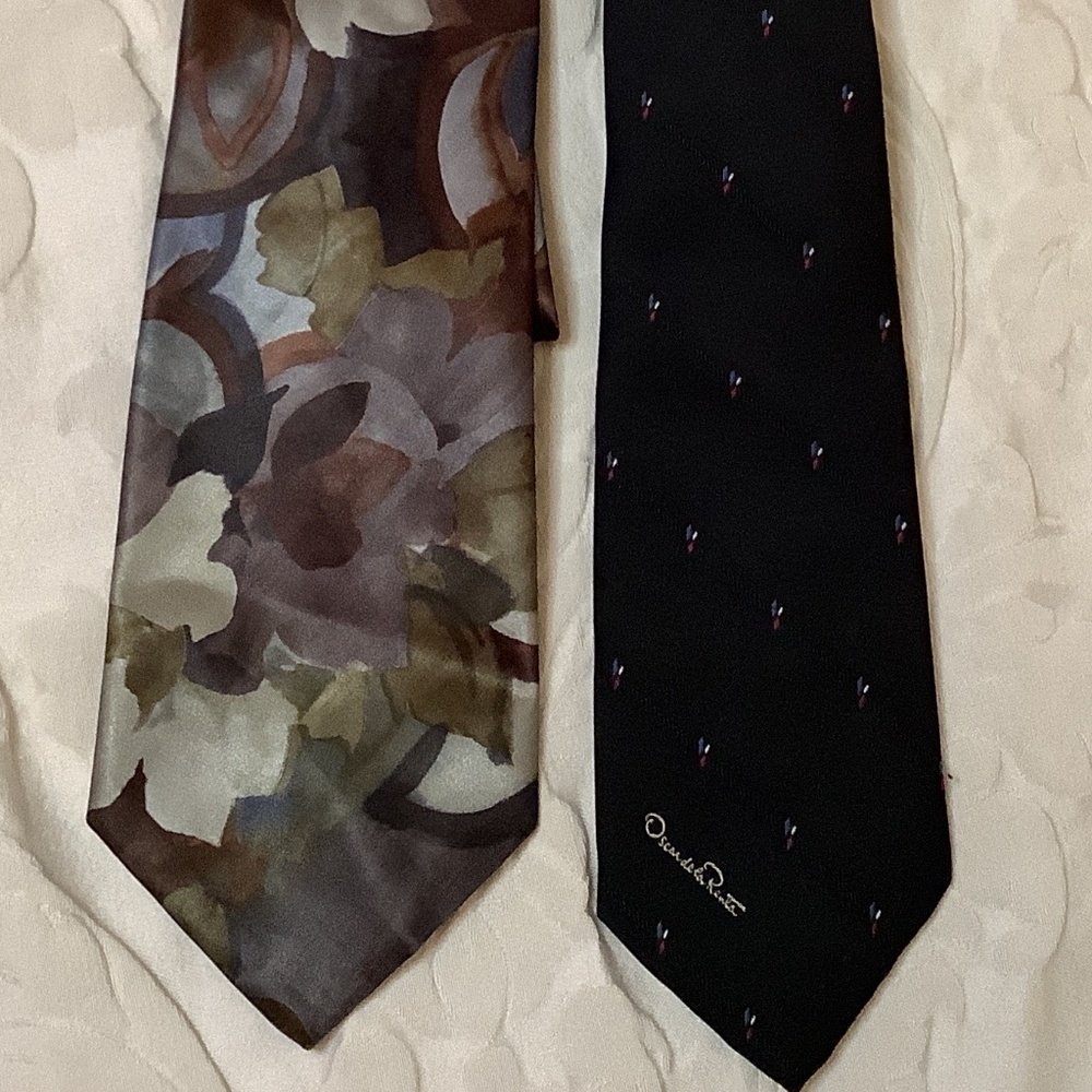EUC bundle‎ ties Oscar de la Renta & Aigner